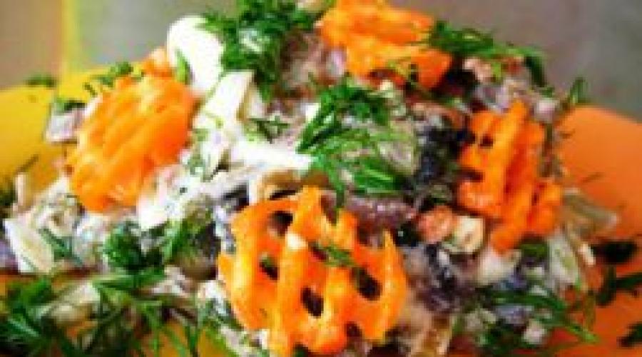 Салат с печенью грибами и солеными огурцами. Салат с печенью, шампиньонами и морковью